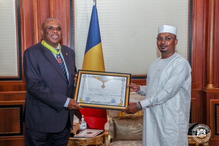 شراكة / رئيس الجمهورية يكرم رئيس  البنك الأفريقي للاستيراد والتصدير. 